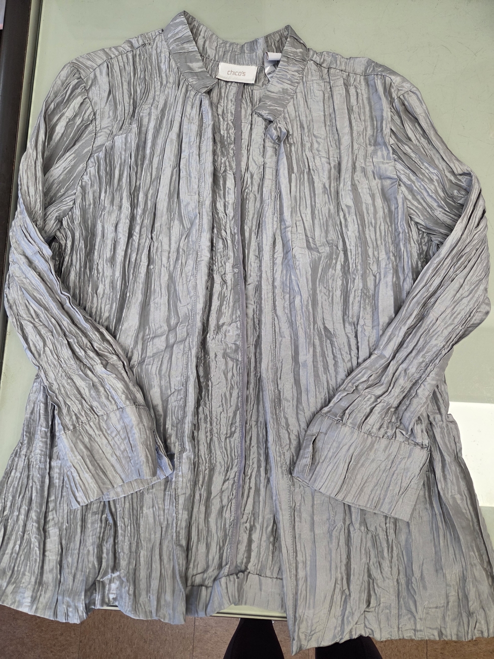 Chico's Women's Silver Crinkle Long-Sleeve Shirt - Light Gray